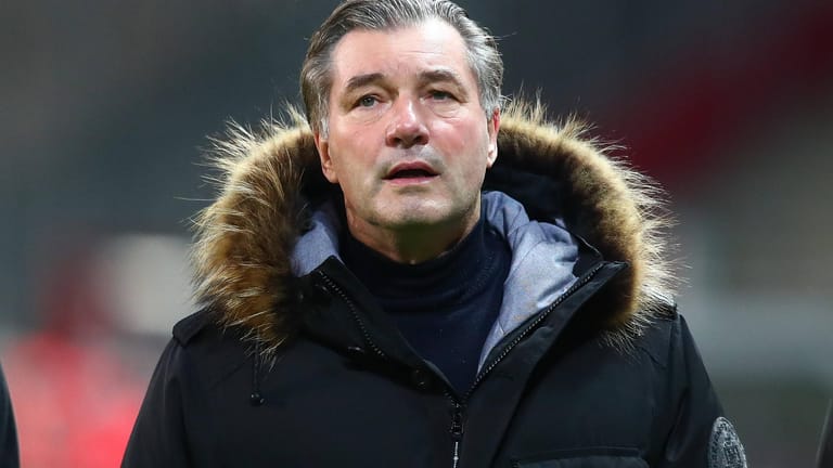 Michael Zorc: Dortmunds Sportdirektor zeigte sich auch einen Tag nach der Pokalpleite beim FC St. Pauli enttäuscht von seinen Spielern.