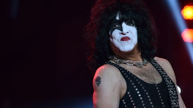 Der Musiker und Frontman der Hardrock-Band Kiss, Paul Stanley, wird 70 und geht mit seiner Band auf - Corona-bedingt zeitweise unterbrochene - Abschiedstournee.