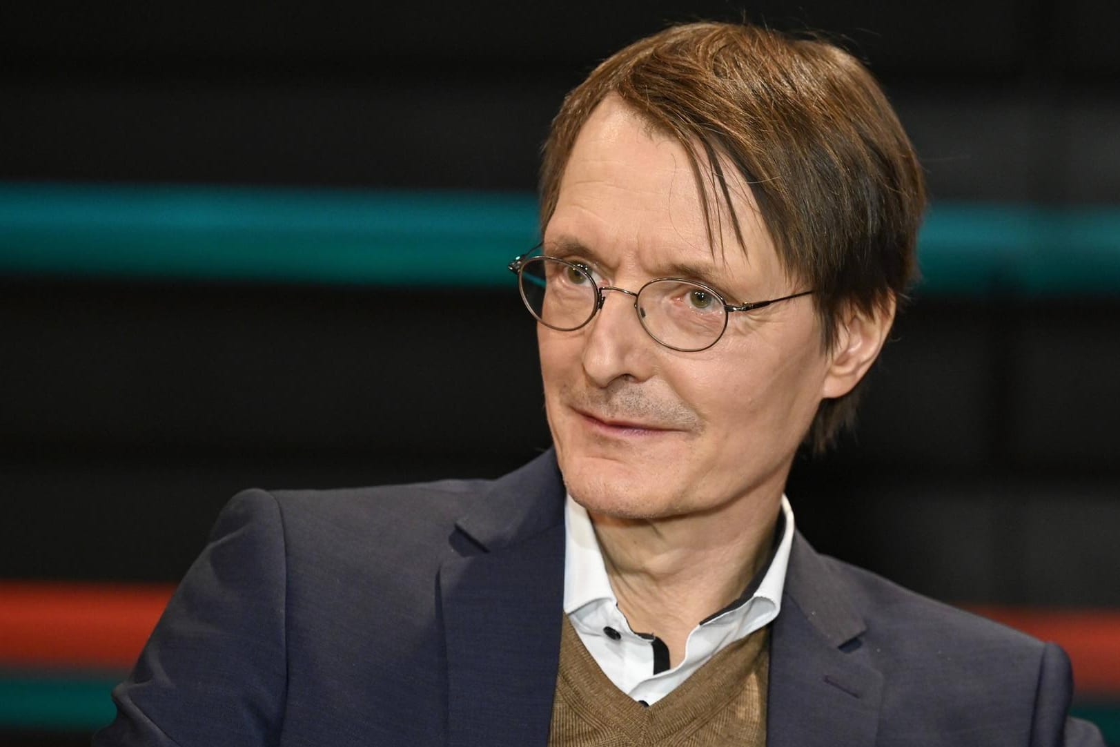 Karl Lauterbach (Archivbild): Der Gesundheitsminister gab in der jüngsten Lanz-Sendung keine optimistische Prognose ab.