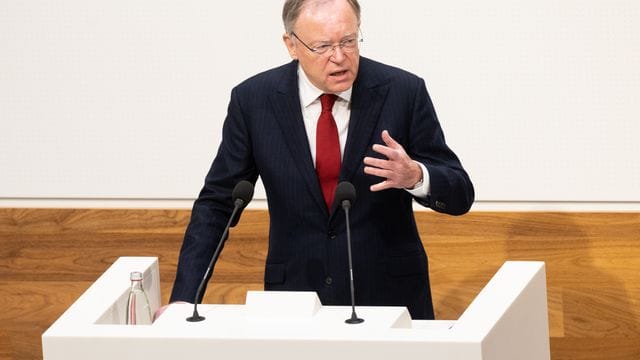 Niedersachsens Ministerpräsident Stephan Weil (SPD) Niedersachsens Ministerpräsident Stephan Weil (SPD)