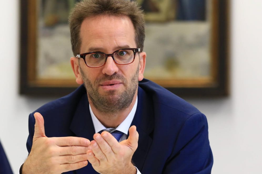Klaus Müller (Archivbild): Der Chef der Verbraucherzentrale soll in wenigen Wochen die Leitung der Bundesnetzagentur übernehmen.