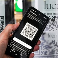 Luca-App auf einem Smartphone: Der Unternehmensgründer Patrick Hennig spricht im Interview über Fehler und seine Pläne für die Zukunft