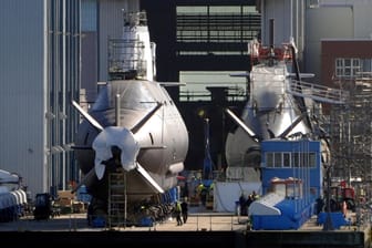 Ein Israelisches U-Boot wird auf dem Gelände des Konzerns Thyssenkrupp gebaut (Archivbild): Der Kauf der drei U-Boote basiert auf einer Vereinbarung aus dem Jahr 2017.