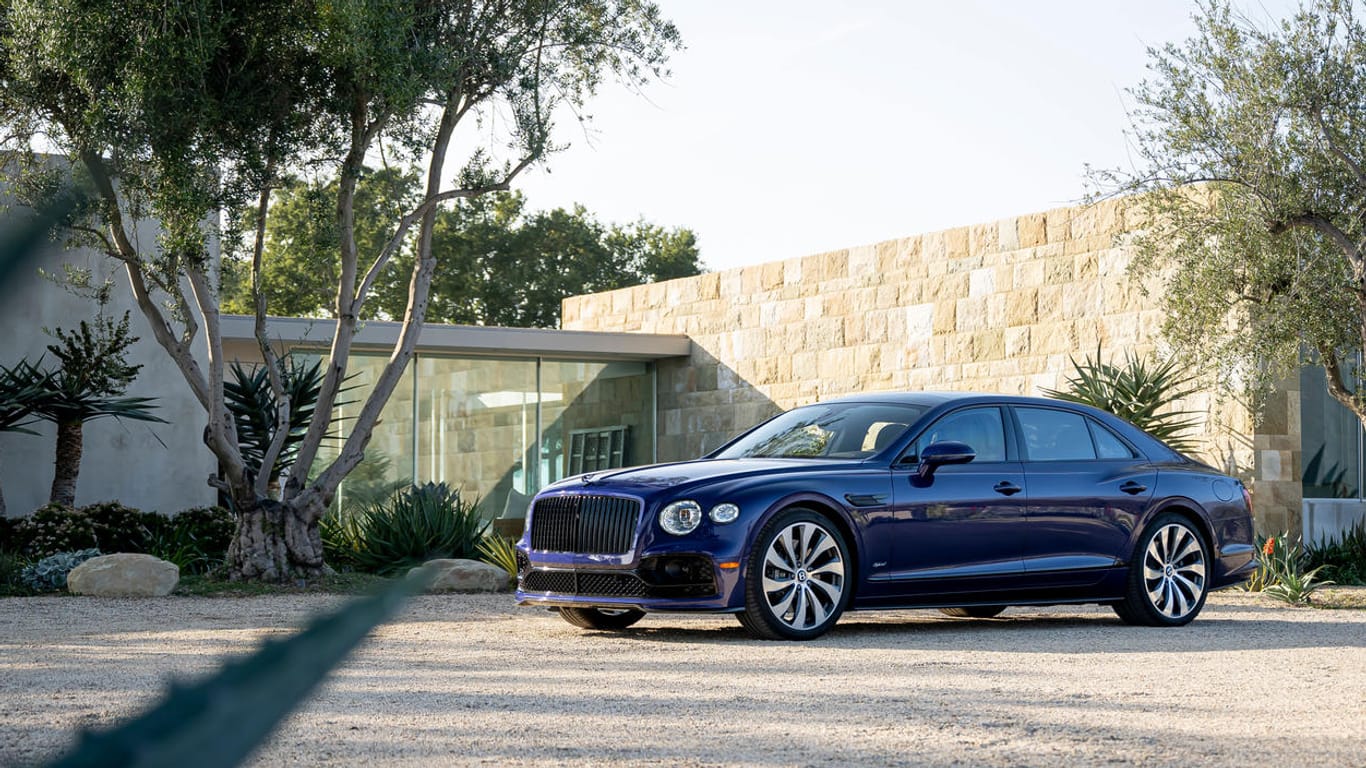 Elektromobilität im Fokus: Auch Bentley setzt immer mehr auf E-Unterstützung wie etwa in der neuen Hybridversion des Flying Spur.