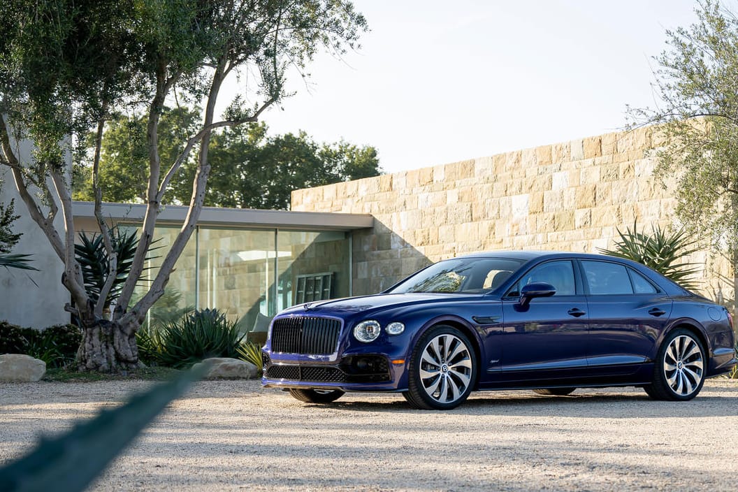 Elektromobilität im Fokus: Auch Bentley setzt immer mehr auf E-Unterstützung wie etwa in der neuen Hybridversion des Flying Spur.