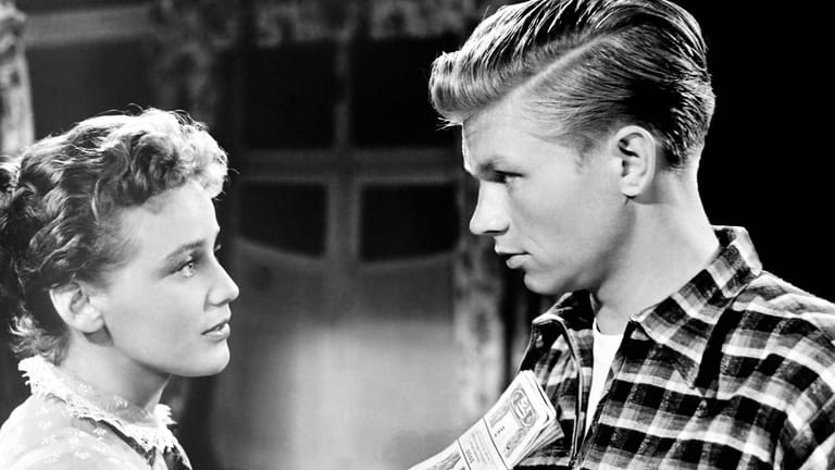1953 drehte Hardy Krüger mit Maria Schell. In "Solange Du Da Bist" spielten die beiden in einer Liebesgeschichte nach dem Zweiten Weltkrieg.