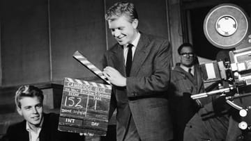 Für mehr als 60 Filme stand Hardy Krüger vor der Kamera, drehte in den Vierzigerjahren seinen ersten Streifen. Nun ist der Schauspieler mit 93 Jahren gestorben. Seine Filme werden unvergessen bleiben.