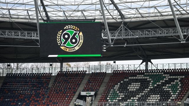 Hannover 96 und Geschäftsführer Robert Schäfer gehen getrennte Wege. Hannover 96 und Geschäftsführer Robert Schäfer gehen getrennte Wege.