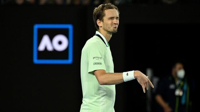 Daniil Medwedew konnte sich in der zweiten Runde gegen Nick Kyrgios durchsetzen. Daniil Medwedew konnte sich in der zweiten Runde gegen Nick Kyrgios durchsetzen.