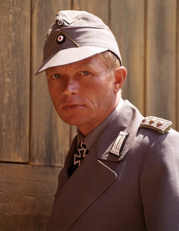 Hardy Krüger 1969 als Hauptmann von Prum in "Das Geheimnis von Santa Vittoria".