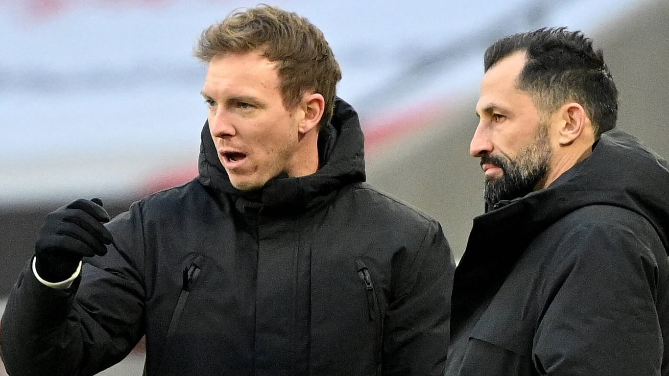 Bayerns Sportvorstand Hasan Salihamidzic könnte seinem Trainer Julian Nagelsmann (v.r.) einen neuen Star aus Gladbach bescheren..