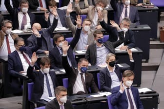 Die AfD-Fraktion stimmte gegen die neuen Corona-Regeln im Bundestag.