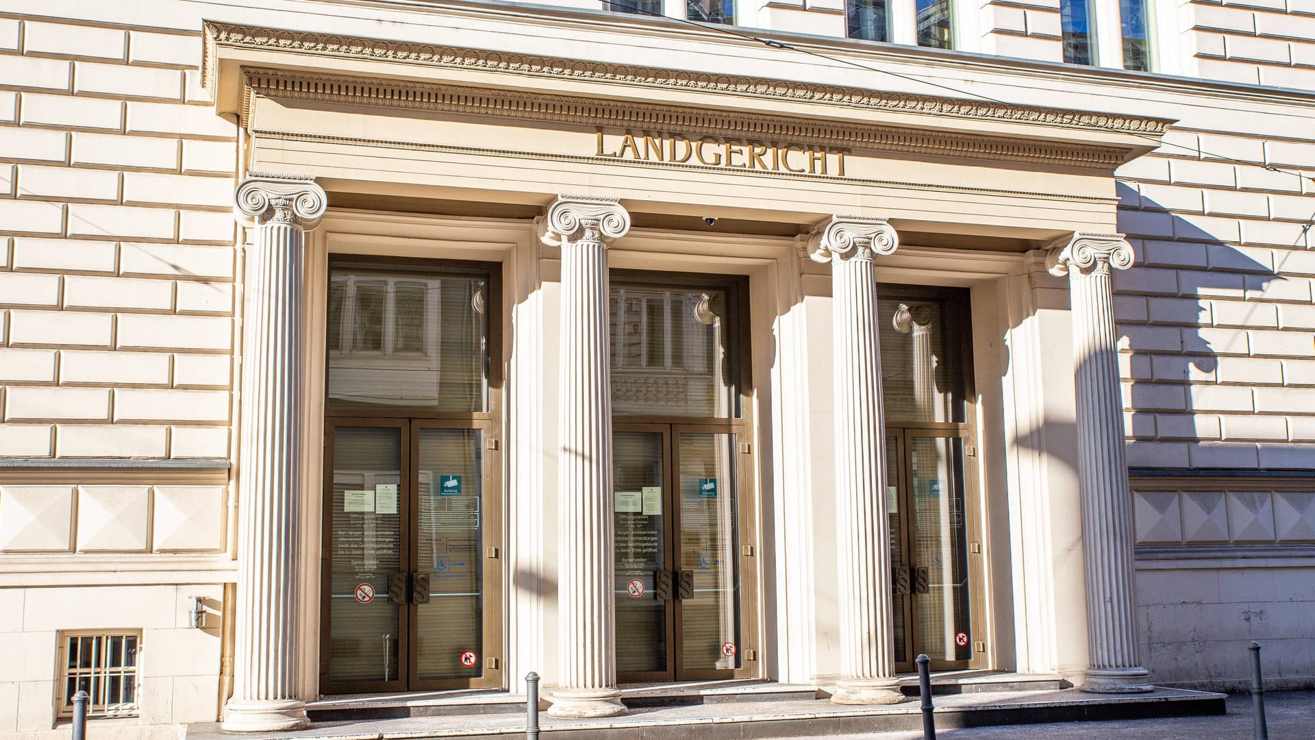 Das Landgericht in Bonn (Archivbild): Einem 39-jährigen Angeklagten wird wegen Todschlags der Prozess gemacht. Das Landgericht in Bonn (Archivbild): Einem 39-jährigen Angeklagten wird wegen Todschlags der Prozess gemacht.