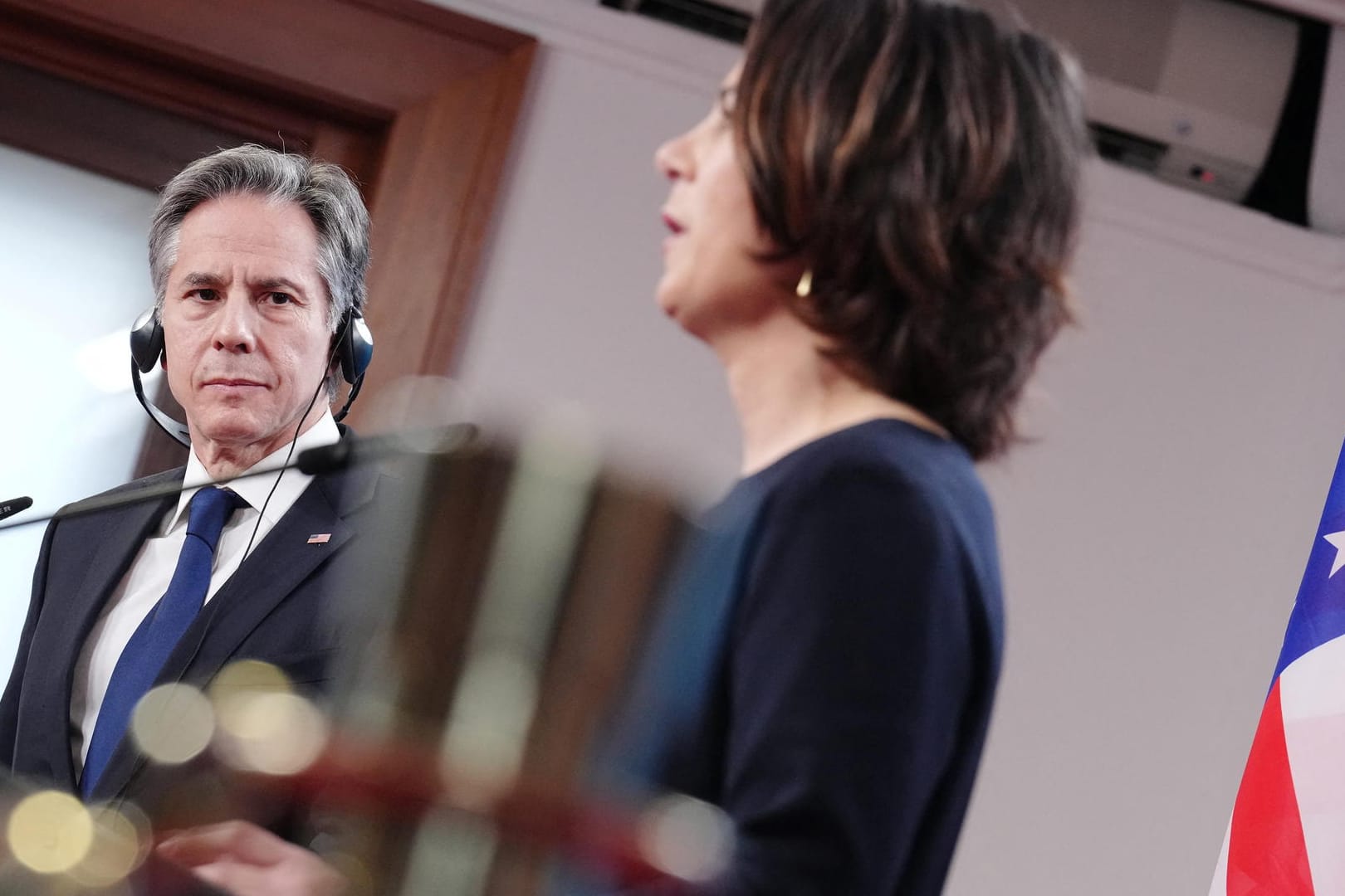 Antony Blinken (l.) und Annalena Baerbock (r.): Die Außenminister signalisieren Zusammenhalt.