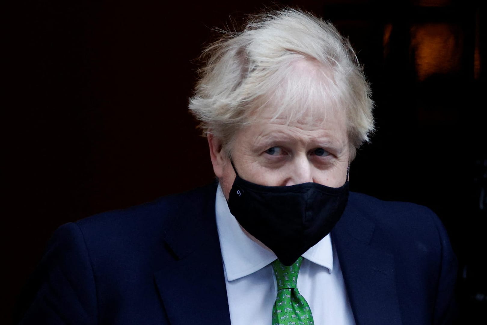 Boris Johnson am Mittwoch vor der Downing Street in London: Seine sechs Wochen alte Tochter Romy hat Covid-19.