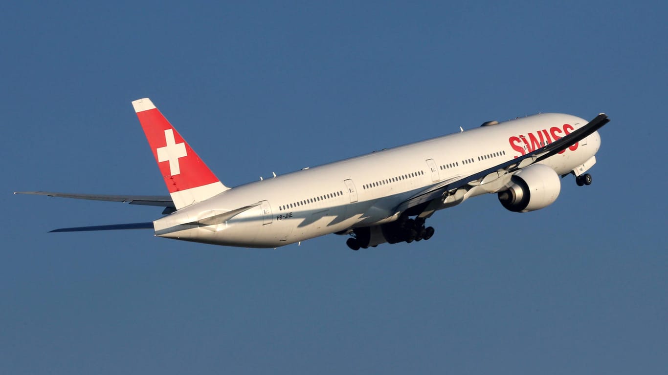 Kleiderordnung an Board: Bei der Schweizer Fluggesellschaft SWISS dürfen Passagiere (fast) alles tragen.
