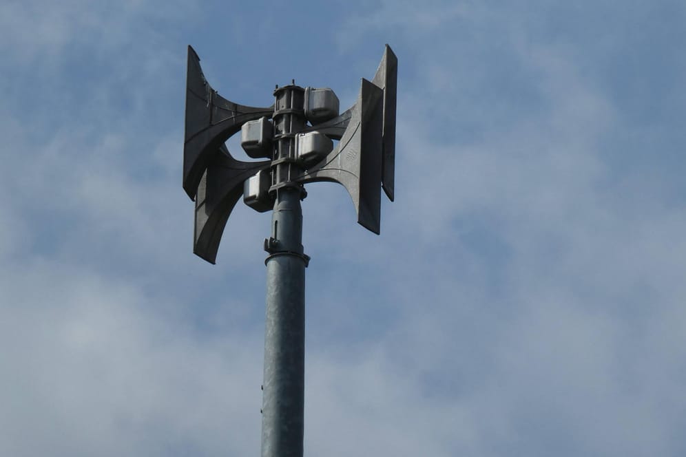 Elektronische Sirenen zur Katastrophenwarnung der Bevölkerung (Symbolbild): Nun soll in Bremen auch auf mehr Wegen gewarnt werden.