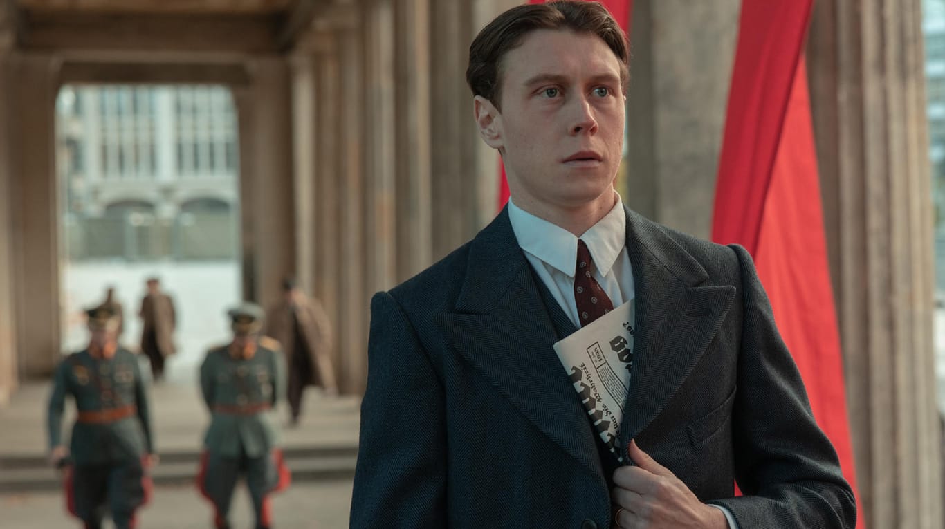 Neues Nazi-Historien-Spektakel von Netflix: George MacKay als Hugh Legat in "München".