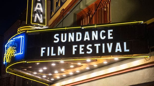 Vor dem Eingang des Egyptian Theatre in Park City leuchtet der Schriftzug zum "Sundance Film Festival".