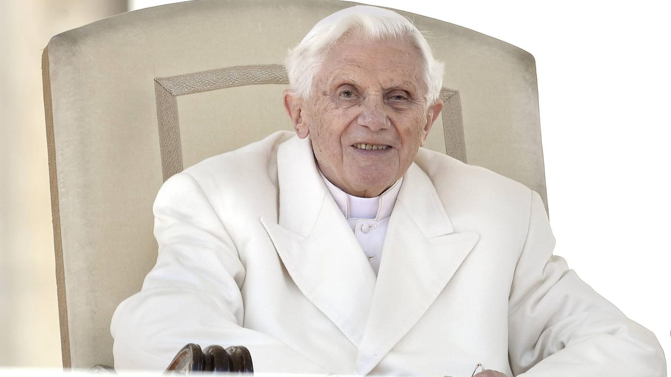Papst Benedikt XVI. (Archivbild): Gegen den 94-Jährigen werden in dem Gutachten schwere Vorwürfe erhoben.