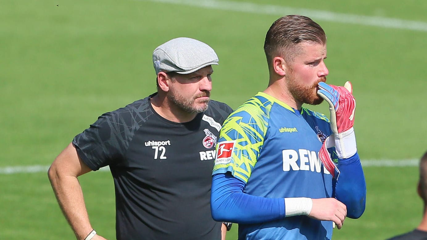 Torwartwechsel beim FC: Trainer Baumgart (l.) und Keeper Horn.