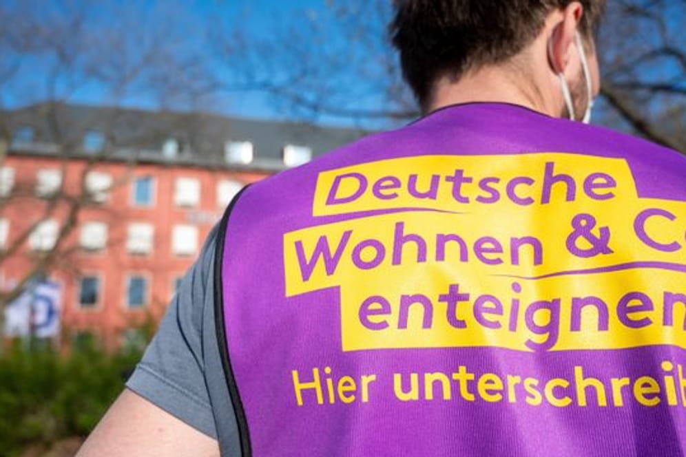 Protestaktion von Initiative "Deutsche Wohnen und Co. enteignen