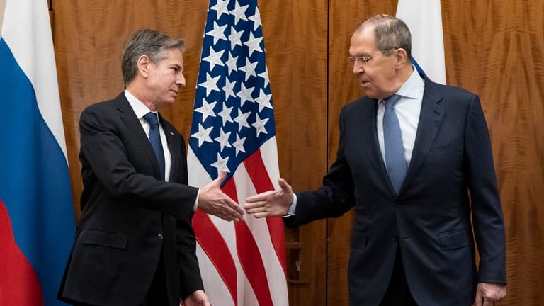 US-Außenminister Antony Blinken (l) und sein russischer Amtskollege Sergei Lawrow.
