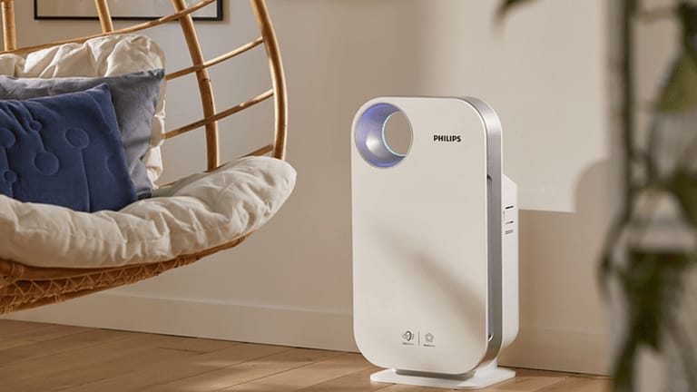 Saubere Luft in Innenräumen mit dem Luftreiniger von Philips: Das Modell ist heute so günstig wie noch nie.
