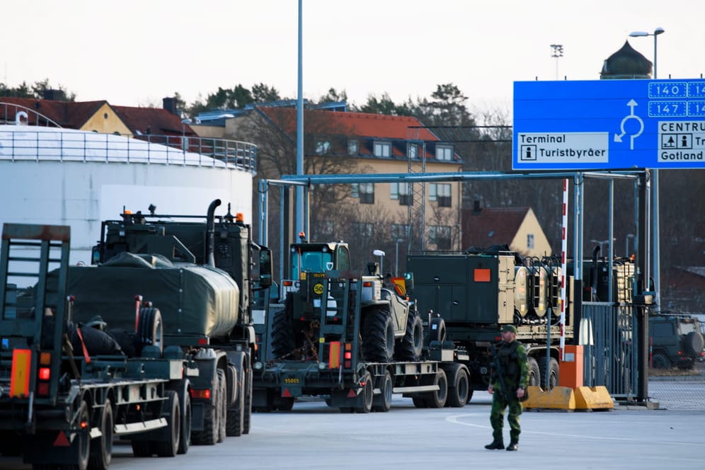 Militärtross auf Gotland: Schweden behält russische Aktivitäten genau im Blick - und zeigt Bilder von seinen Armeefahrzeugen.