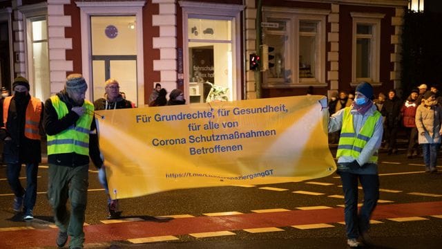 Proteste gegen Corona-Maßnahmen in Bielefeld Proteste gegen Corona-Maßnahmen in Bielefeld