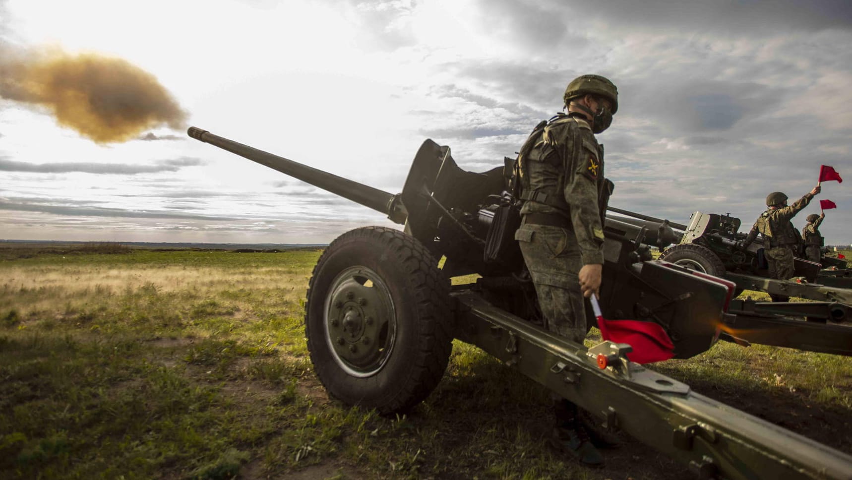 Haubitze im Einsatz (Symbolbild): Estland will Waffen aus der DDR an die Ukraine geben.