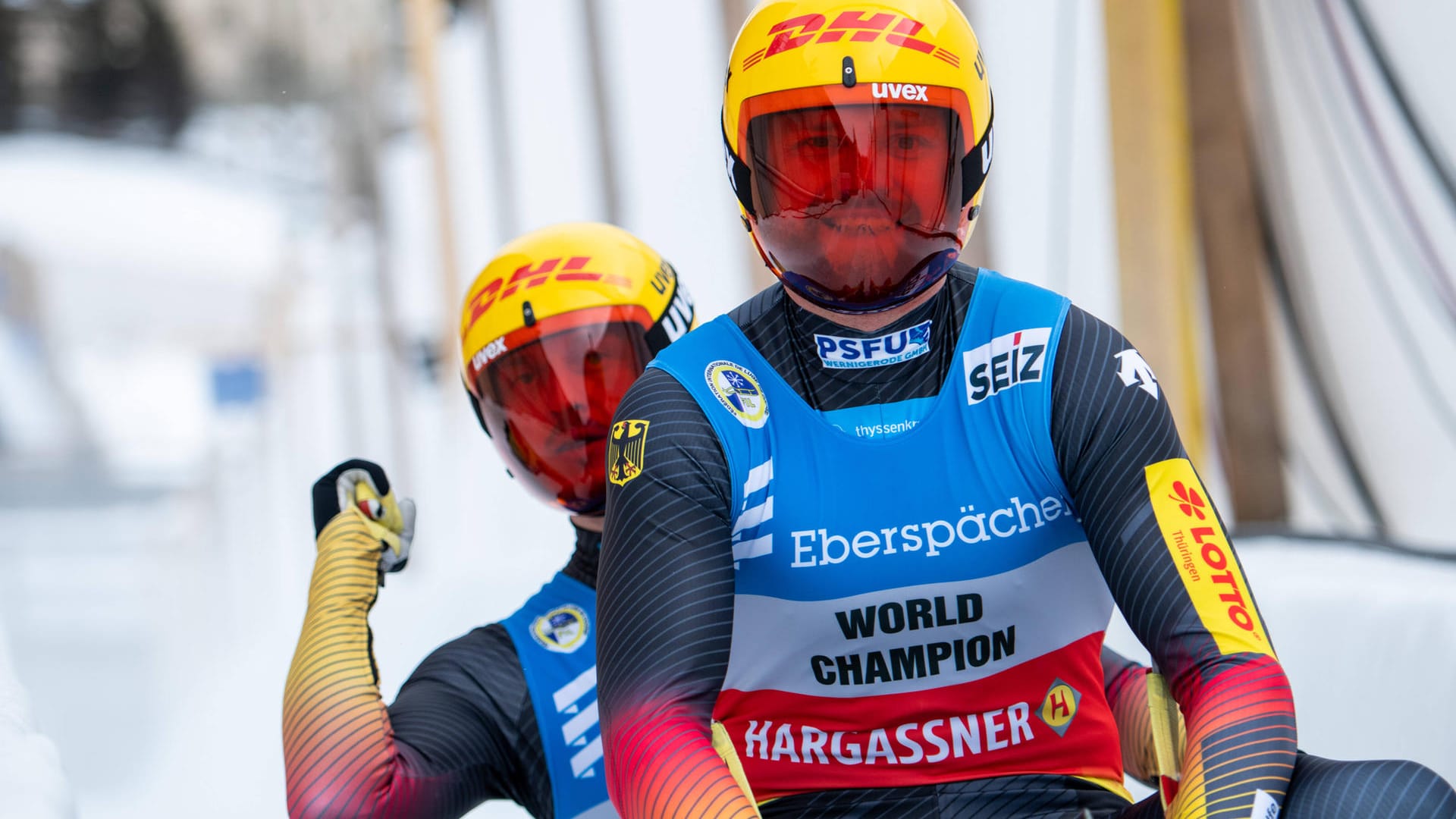 Toni Eggert und Sascha Benecken bejubeln ihren Titel: Vor den Olympischen Spielen ist das Duo in Bestform.