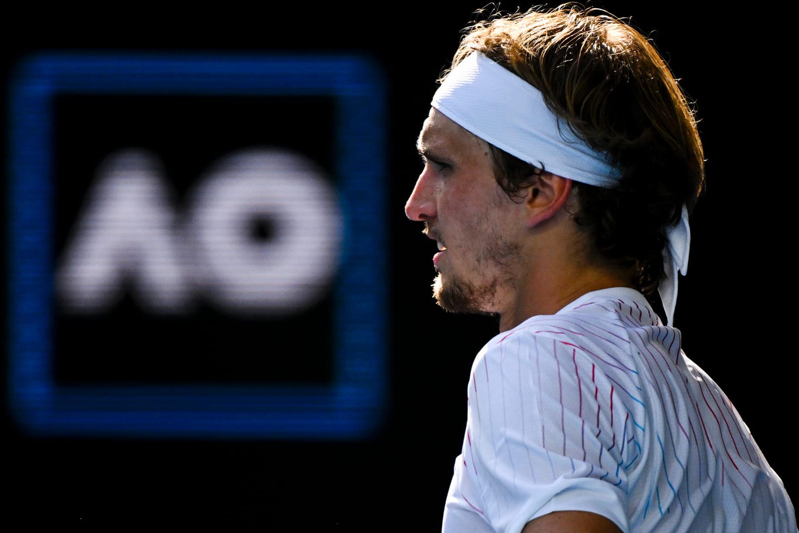 Ein ratloser Alexander Zverev: Die Niederlage im Achtelfinale kam für den deutschen Tennisstar überraschend.