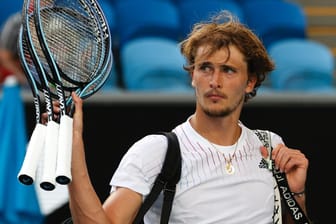 Ein ratloser Alexander Zverev: Die Niederlage im Achtelfinale kam für den deutschen Tennisstar überraschend.