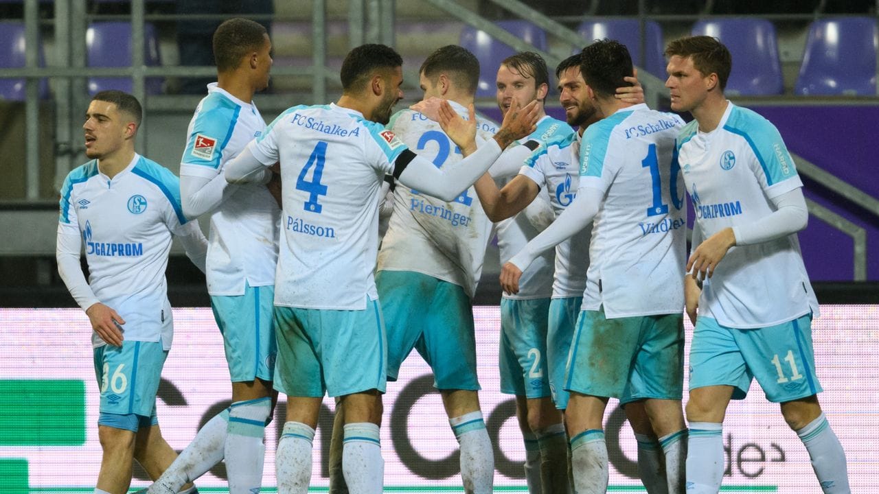 Beim FC Erzgebirge Aue hatte der FC Schalke 04 alles im Griff und fuhr einen 5:0-Sieg ein.