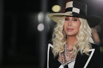 Cher: Die frühere "Sonny and Cher"-Sängerin sieht auch mit 75 noch jung aus.