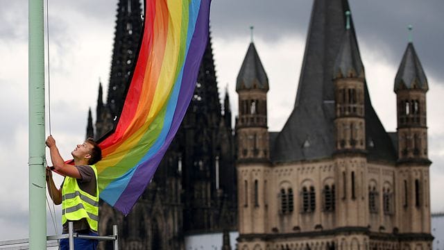 Kann die katholische Kirche toleranter werden?.