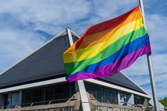 125 Mitarbeiter der katholischen Kirche outen sich als queer