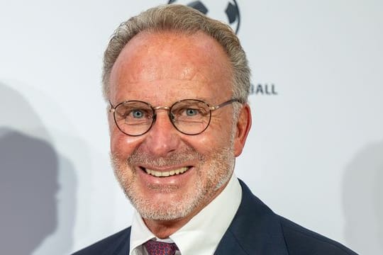Karl-Heinz Rummenigge hofft auf die Rückkehr der Fans in die Stadien.