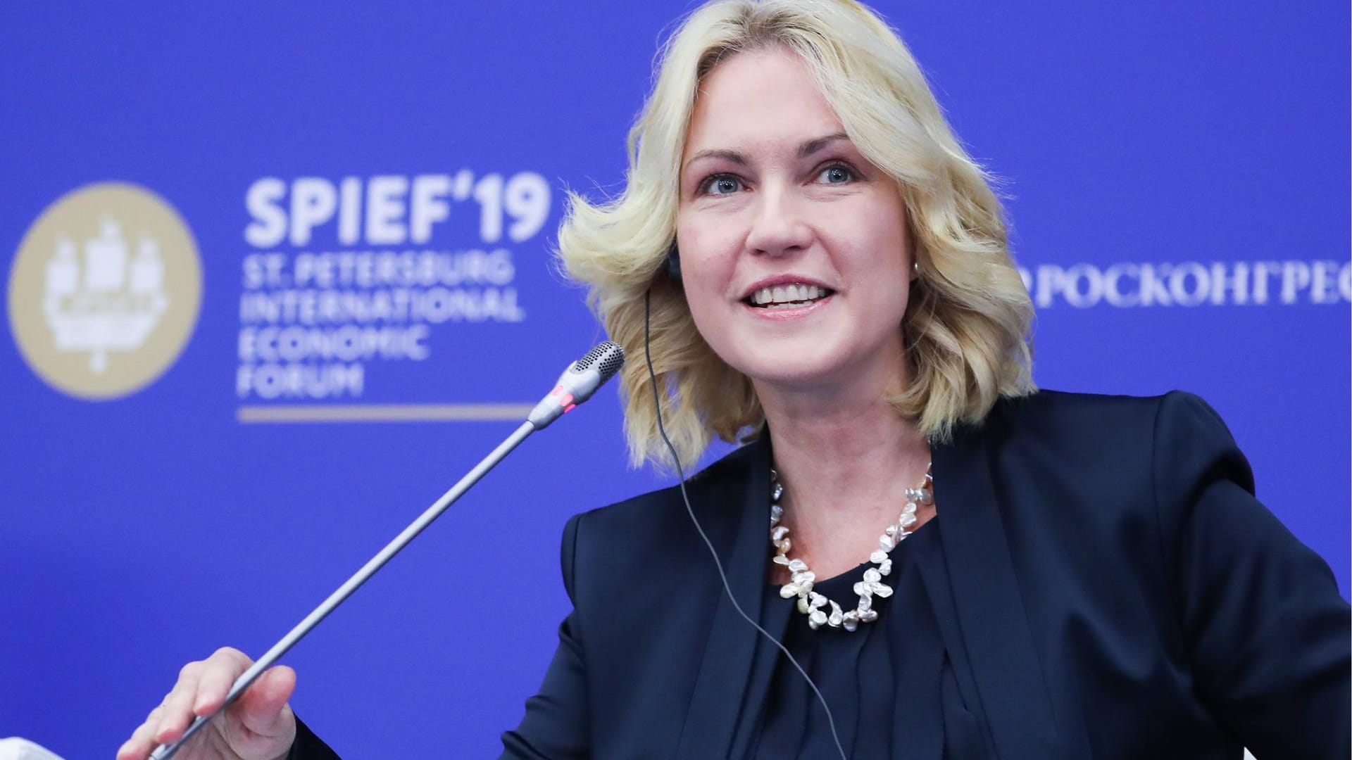 Schwesig beim Wirtschaftsforum in St. Petersburg, 2019: Dort fand ein weiteres heikles Treffen abseits des Protokolls statt.