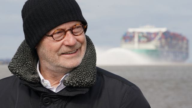 Freigabe neuer Tiefgänge für die Schiffahrt auf der Elbe Freigabe neuer Tiefgänge für die Schiffahrt auf der Elbe