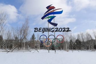 Das Logo der Olympischen in Zhangjiakou: Dort, wo die Ski-Wettbewerbe bei Olympia 2022 ausgetragen werden, kam es nun zu einem ersten Coronafall im DOSB-Team.