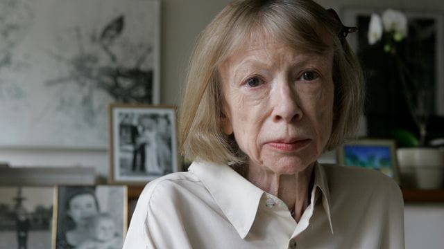 Die Schriftstellerin Joan Didion starb am 23. Die Schriftstellerin Joan Didion starb am 23.
