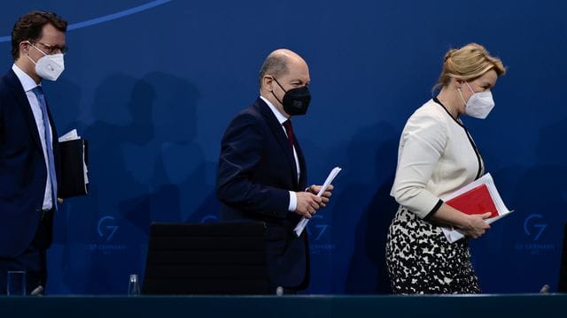 Olaf Scholz (m), Hendrik Wüst und Franziska Giffey Olaf Scholz (m), Hendrik Wüst und Franziska Giffey