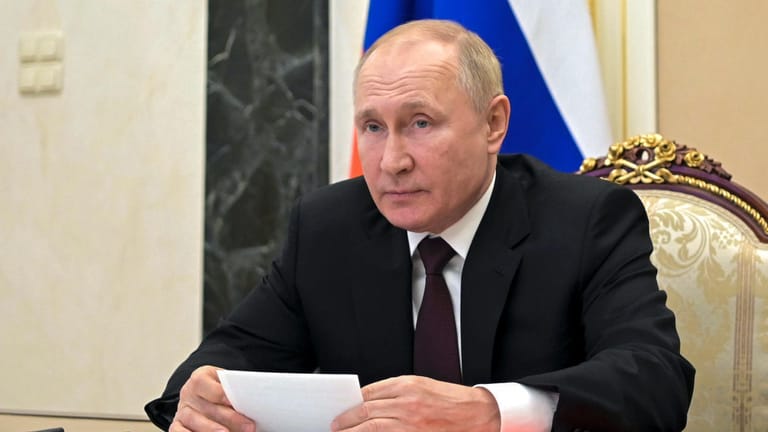 Wladimir Putin: Der russische Präsident hält sich die Kriegsoption weiterhin offen.