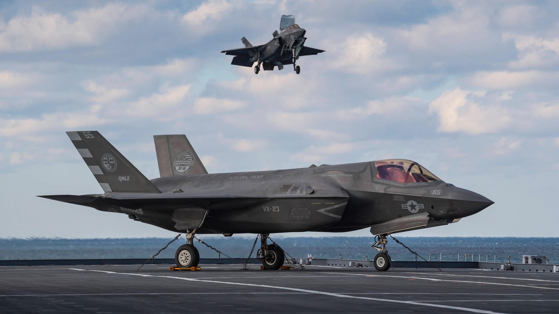 F-35 Kampfjet (Symbolbild): Eine Maschine wie diese landete unsanft auf einem Flugzeugträger. F-35 Kampfjet (Symbolbild): Eine Maschine wie diese landete unsanft auf einem Flugzeugträger.