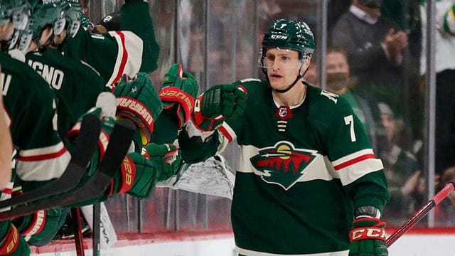 Nico Sturm verhalf den Minnesota Wild mit drei Scorerpunkten zu einem Kantersieg. Nico Sturm verhalf den Minnesota Wild mit drei Scorerpunkten zu einem Kantersieg.
