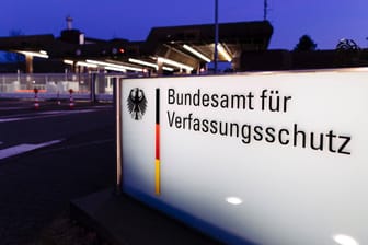 Das Bundesamt für Verfassungsschutz (BfV) in Köln: Offenbar befinden sich getarnte Dienststellen in Berlin und Köln. Das Bundesamt für Verfassungsschutz (BfV) in Köln: Offenbar befinden sich getarnte Dienststellen in Berlin und Köln.