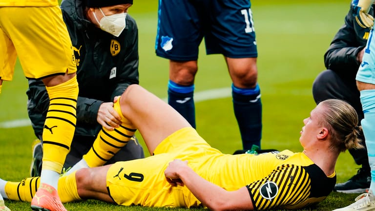 Der Schock am letzten Wochenende: Haaland verletzt sich gegen Hoffenheim, muss ausgewechselt werden.