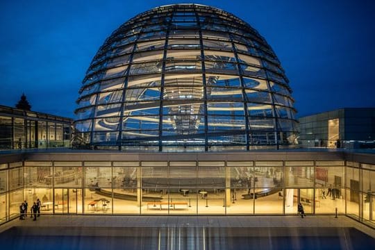 Aus Sicht Transparency International kommt Deutschland bei der Bekämpfung von Korruption kaum voran.